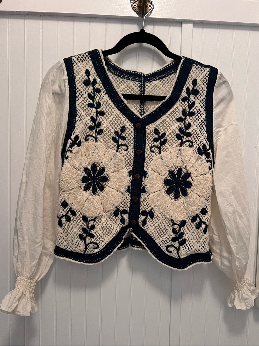 Embroidered Crochet Long Sleeve Bohemian Top Size Small